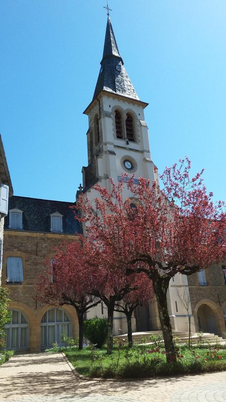 Accueil Du Couvent De Malet Otel Saint-Côme-dʼOlt Dış mekan fotoğraf